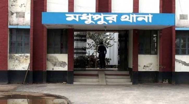টাঙ্গাইলে ছাগল বাঁচাতে গিয়ে বাবা-ছেলেসহ ৪ জনের মৃত্যু