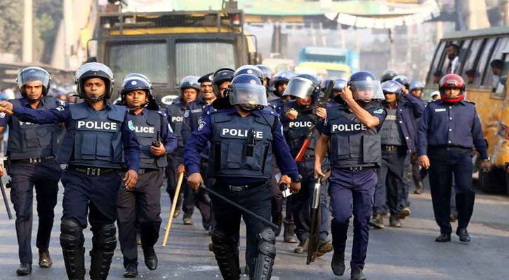 আ.লীগের প্রতিষ্ঠাবার্ষিকী ঘিরে ঢাকার নিরাপত্তায় বিশেষ সতর্ক পুলিশ