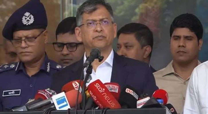 অবৈধ অস্ত্র উদ্ধারে তথ্য দিলে ২ লাখ টাকা পর্যন্ত পুরস্কার ঘোষণা স্বরাষ্ট্রমন্ত্রীর