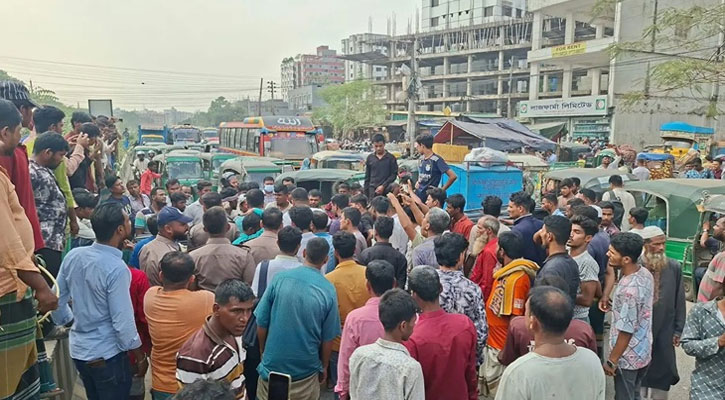 মোহাম্মদপুরে অটোরিকশা চালকদের সড়ক অবরোধ