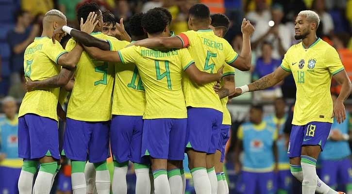 গিনিকে উড়িয়ে দিল ব্রাজিল 