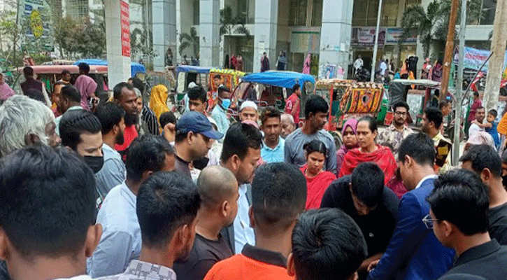 মির্জাপুরে ট্রাকের পেছনে মাইক্রোবাসের ধাক্কায় বরযাত্রী নিহত