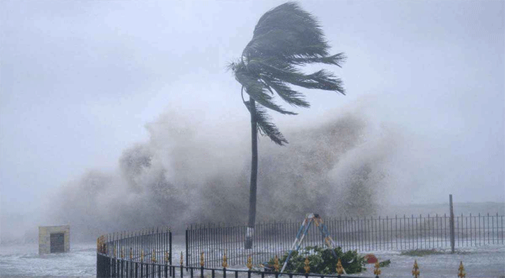 সন্ধ্যার মধ্যে ফের ঝড়ের আশঙ্কা, নদীবন্দরে হুঁশিয়ারি সংকেত