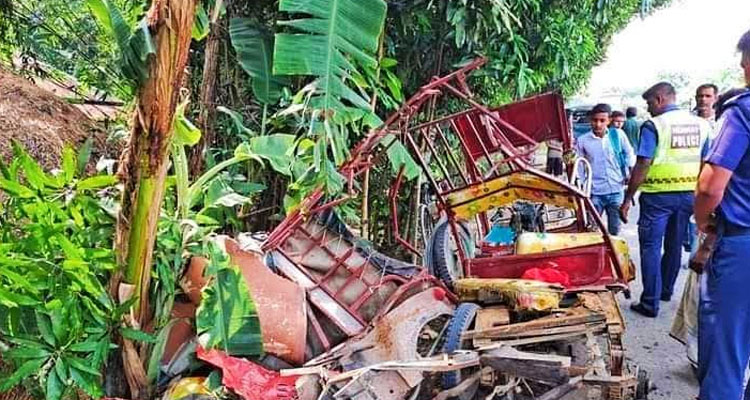 নান্দাইলে বাসচাপায় অটোরিকশার দুই যাত্রী নিহত  