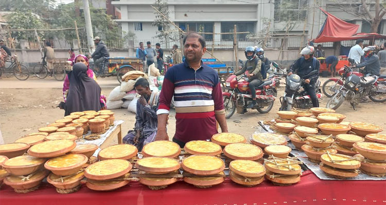 ৩০০’শ বছরের ঐতিহ্যবাহী তাড়াশের দই মেলা