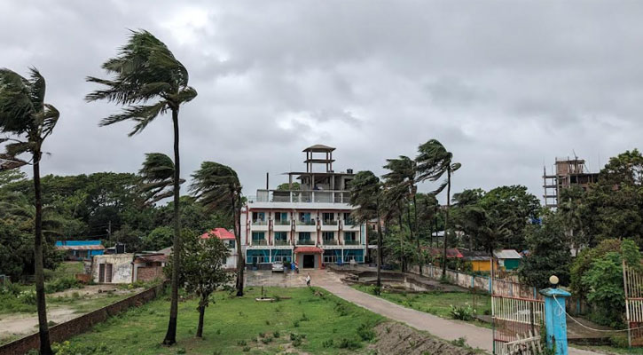 কুয়াকাটার আবাসিক হোটেল আশ্রয়কেন্দ্র ঘোষণা  