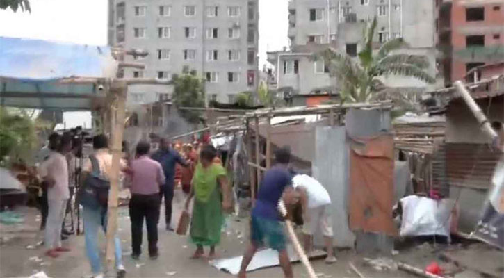 সাদেক এগ্রোতে উচ্ছেদ অভিযান চলছে