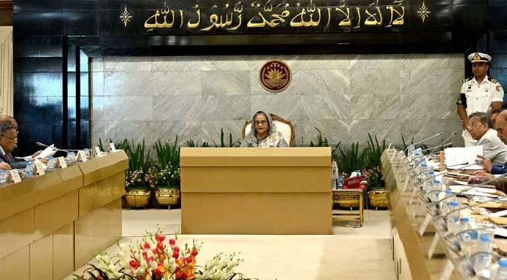 কঠোরভাবে বাজার মনিটরিং করতে নির্দেশ দিলেন প্রধানমন্ত্রী