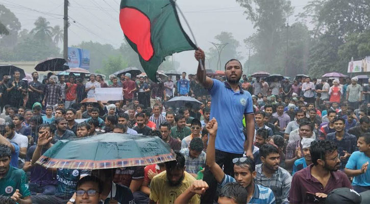 কোটা বিরোধী আন্দোলনে উত্তপ্ত রাবি ক্যাম্পাস