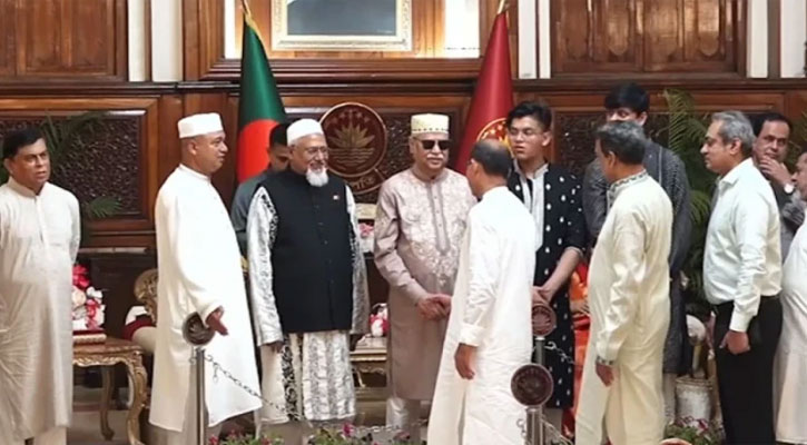 বঙ্গভবনে ঈদের শুভেচ্ছা বিনিময় করলেন রাষ্ট্রপতি