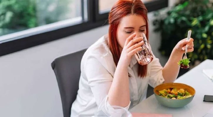 সকালে খালি পেটে যেসব খাবার ভুলেও নয়