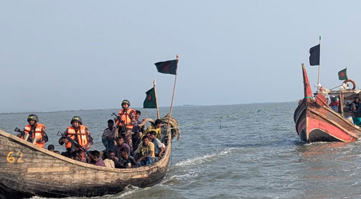 অনুপ্রবেশের সময় রোহিঙ্গা বোঝাই ট্রলারডুবি, জীবিত উদ্ধার ২৫