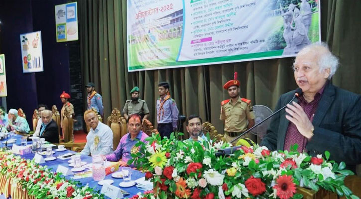 বাকৃবিতে নবাগত শিক্ষার্থীদের জন্য কেন্দ্রীয় নবীনবরণ অনুষ্ঠিত