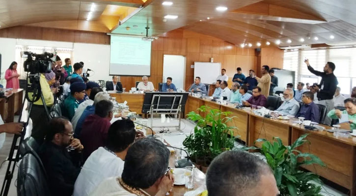 ৮ দাবিতে ঘোষিত পরিবহন ধর্মঘট প্রত্যাহার