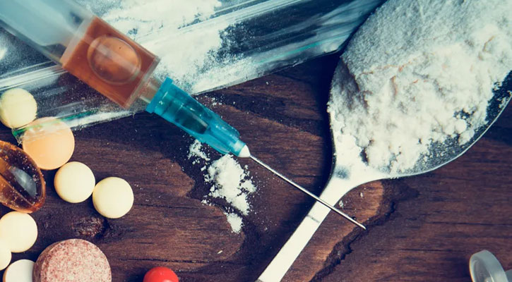 ঝালকাঠিতে মাদক সেবনের অপরাধে ৪ জনের ১ বছরের কারাদণ্ড