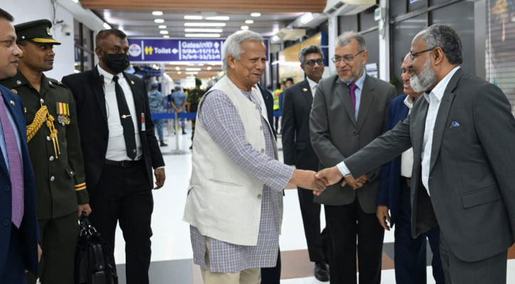 দেশে ফিরেছেন প্রধান উপদেষ্টা 