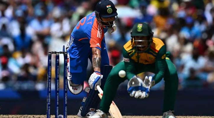 কোহলির ব্যাটে ভারতের রানের পাহাড়