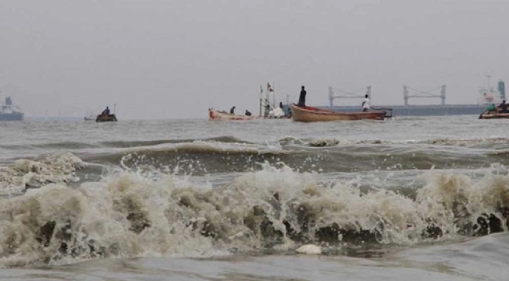 নিম্নচাপ কেন্দ্রের এলাকায় সাগর উত্তাল