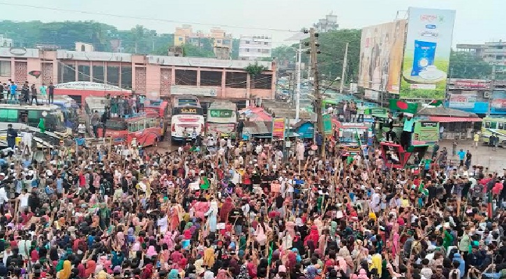 বরিশালে সংঘর্ষে আ.লীগ নেতা নিহত, বিআরটিসি বাসে আগুন