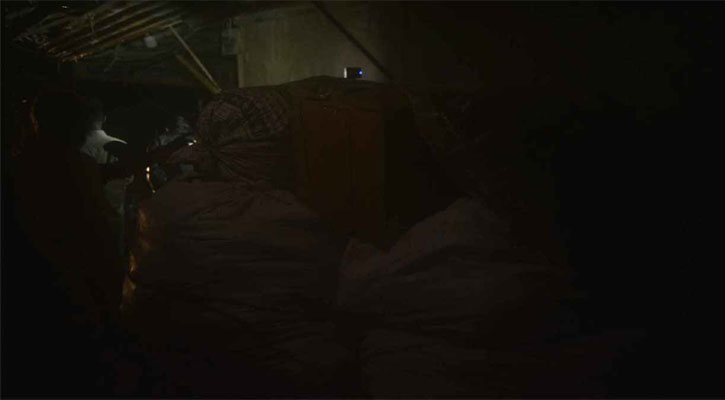 গ্রামের পর গ্রাম প্লাবিত, বিদ্যুৎহীন ৩০ লাখ গ্রাহক