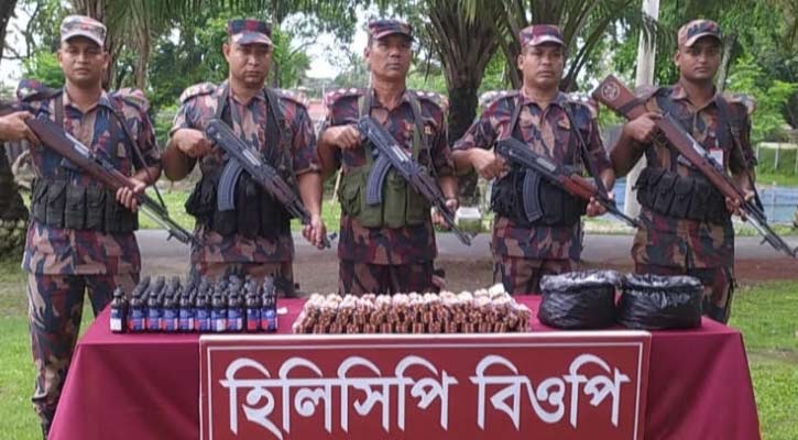 হিলি সীমান্তে বিজিবির বিশেষ অভিযানে প্রায় ১৪ লাখ টাকার মাদকদ্রব্য উদ্ধার 
