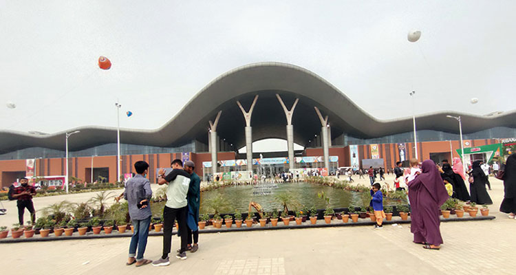 এবার বাণিজ্যমেলায় বিক্রি ৪০০ কোটি টাকার, রপ্তানি আদেশ ৩৯১ কোটির