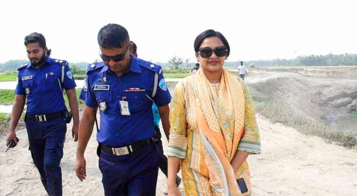 জমির মাটি কেটে ইটভাটায় বিক্রি, আ.লীগ নেতার জরিমানা