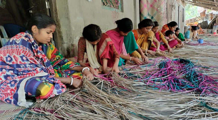 বরিশালে শত বছরের ঐতিহ্যের অনন্য স্মারক শীতল পাটি