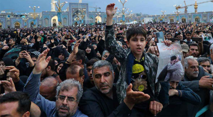 শোক–শ্রদ্ধায় মাশহাদে দাফন প্রেসিডেন্ট রাইসি