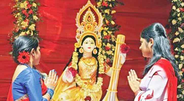 আজ বিদ্যার দেবী সরস্বতী পূজা