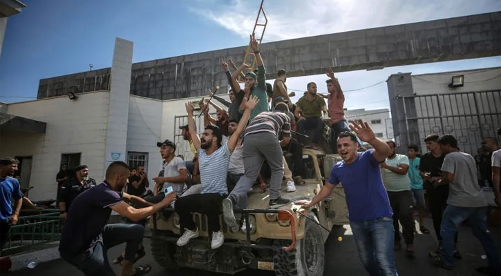 ৫০ বছরে এমন দিন দেখেনি ইসরায়েল