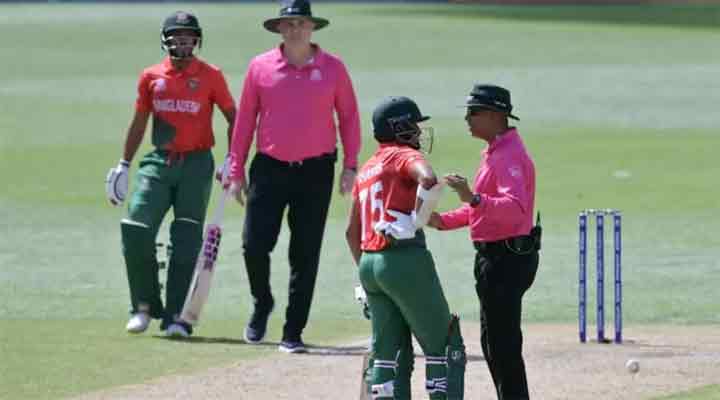 সাকিব আল হাসানের আউট নিয়ে এতো বিতর্ক কেন?