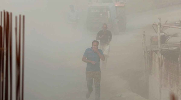 বায়ুদূষণে বিশ্বে টানা ৩ দিন শীর্ষে ঢাকা