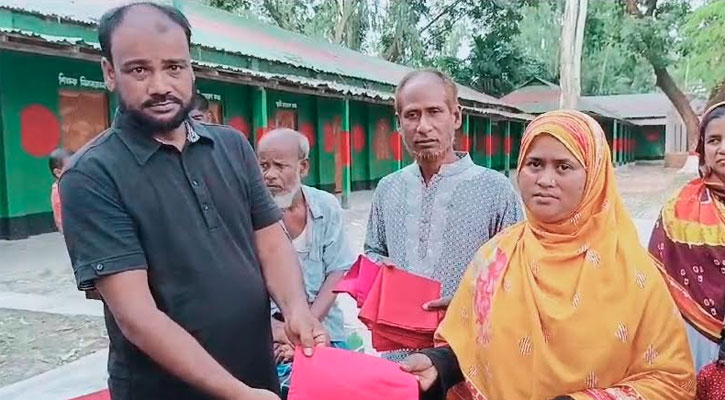 কুড়িগ্রামে ২ টাকায় ব্লাউজের হাট