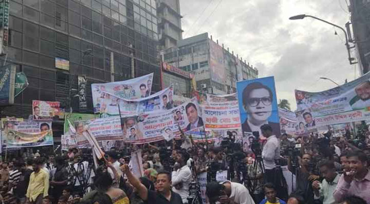 আ.লীগের আলোচনা সভা চলছে, নেতাকর্মীদের ঢল