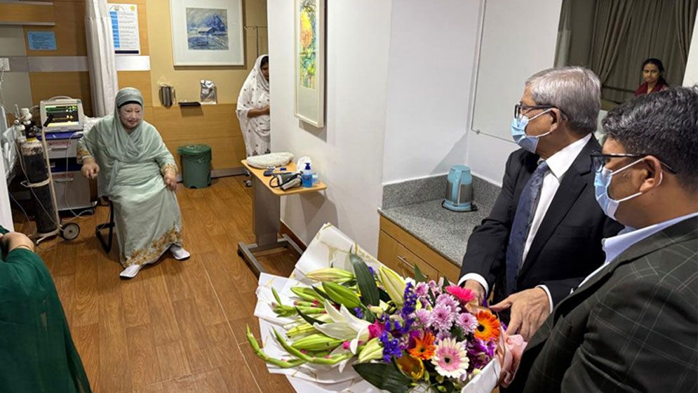 খালেদা জিয়ার বুকে ইনফেকশন, হার্ট এবং ফুসফুস আক্রান্ত: ডা. এফ এম সিদ্দিকী