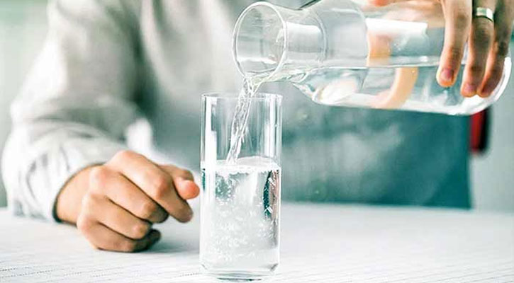 শীতকালে কেন পানি পান করা জরুরি