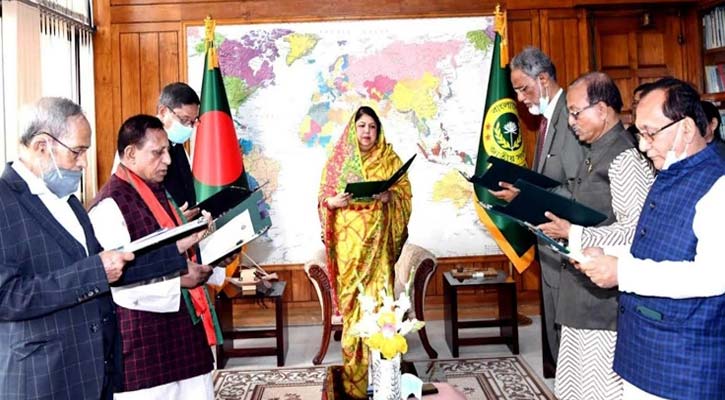 শপথ নিলেন নতুন ৬ এমপি