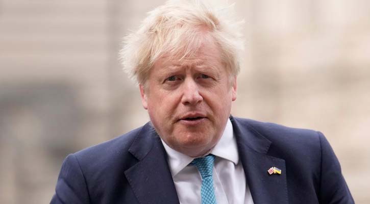 পুরোনো পেশা সাংবাদিকতায় ফিরছেন বরিস জনসন