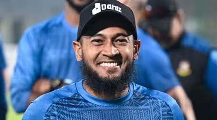 মুশফিককে ১০ লাখ টাকা ‘বিশেষ উপহার’ বিসিবির