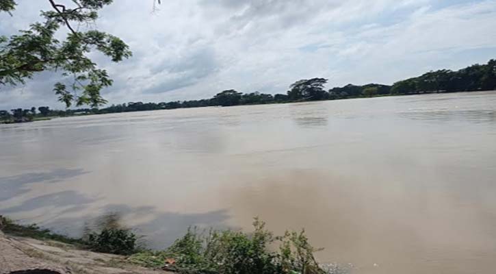 নেত্রকোনায় কংস নদীতে নৌকা ডুবে নিখোঁজ ৫, শিশু উদ্ধার