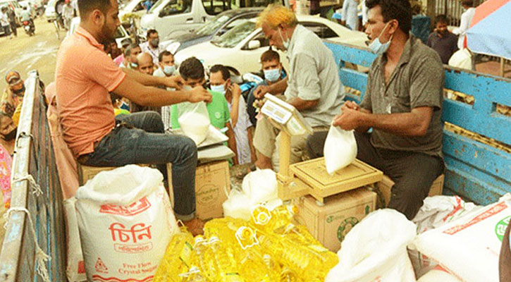 গরিবের চিনির দাম বাড়ল কেজিতে ৩০ টাকা