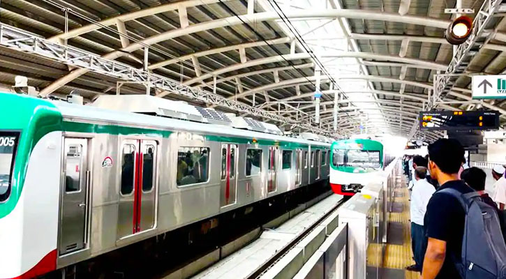 মেট্রোরেলে ইফতার করা যাবে না