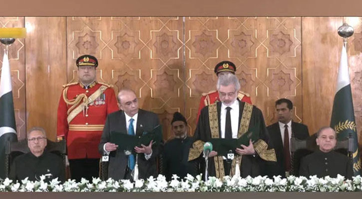 শপথ নিলেন পাক প্রেসিডেন্ট আসিফ আলি জারদারি
