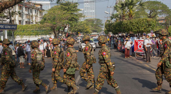 রাখাইনের ১৫ গ্রাম খালি করার নির্দেশ, কাউকে পাওয়া গেলেই গুলি