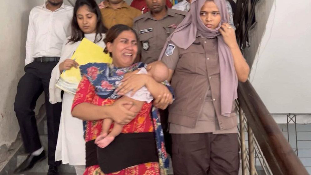 জামিন পেলেন দেড় মাসের সন্তানসহ কারাগারে যাওয়া সেই মহিলা লীগ নেত্রী