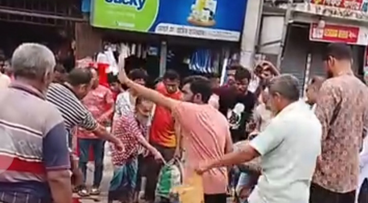 দিনাজপুরে ট্রাকচাপায় মোটরসাইকেল চালকসহ নিহত ৩