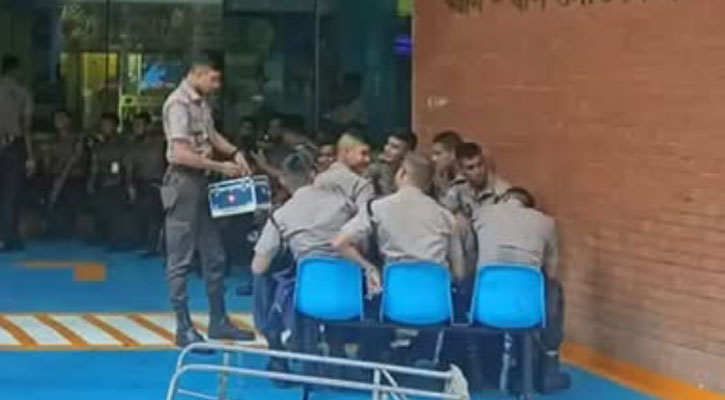 লাইসেন্স বাতিলের পর আদ-দ্বীনে পুলিশ মোতায়েন