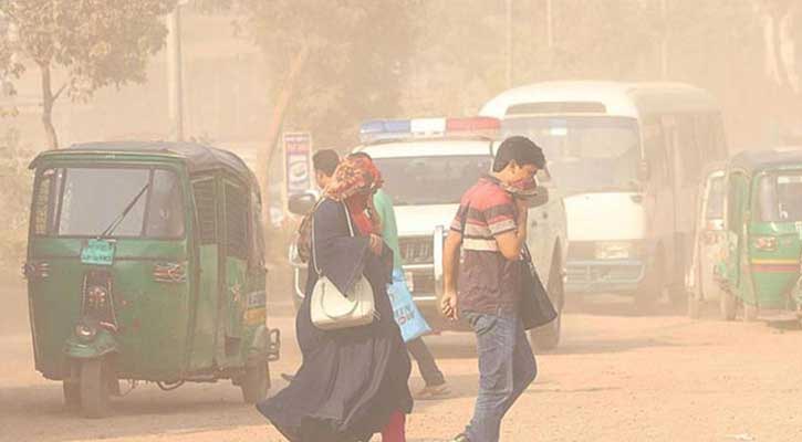 বিশ্বে দূষণের শীর্ষে ঢাকা, বায়ুমান আজ ‘খুব অস্বাস্থ্যকর’