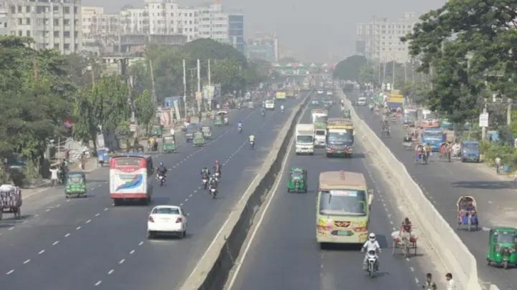 বায়ুদূষণে শীর্ষে আজ লাহোর, ঢাকার অবস্থান কত?